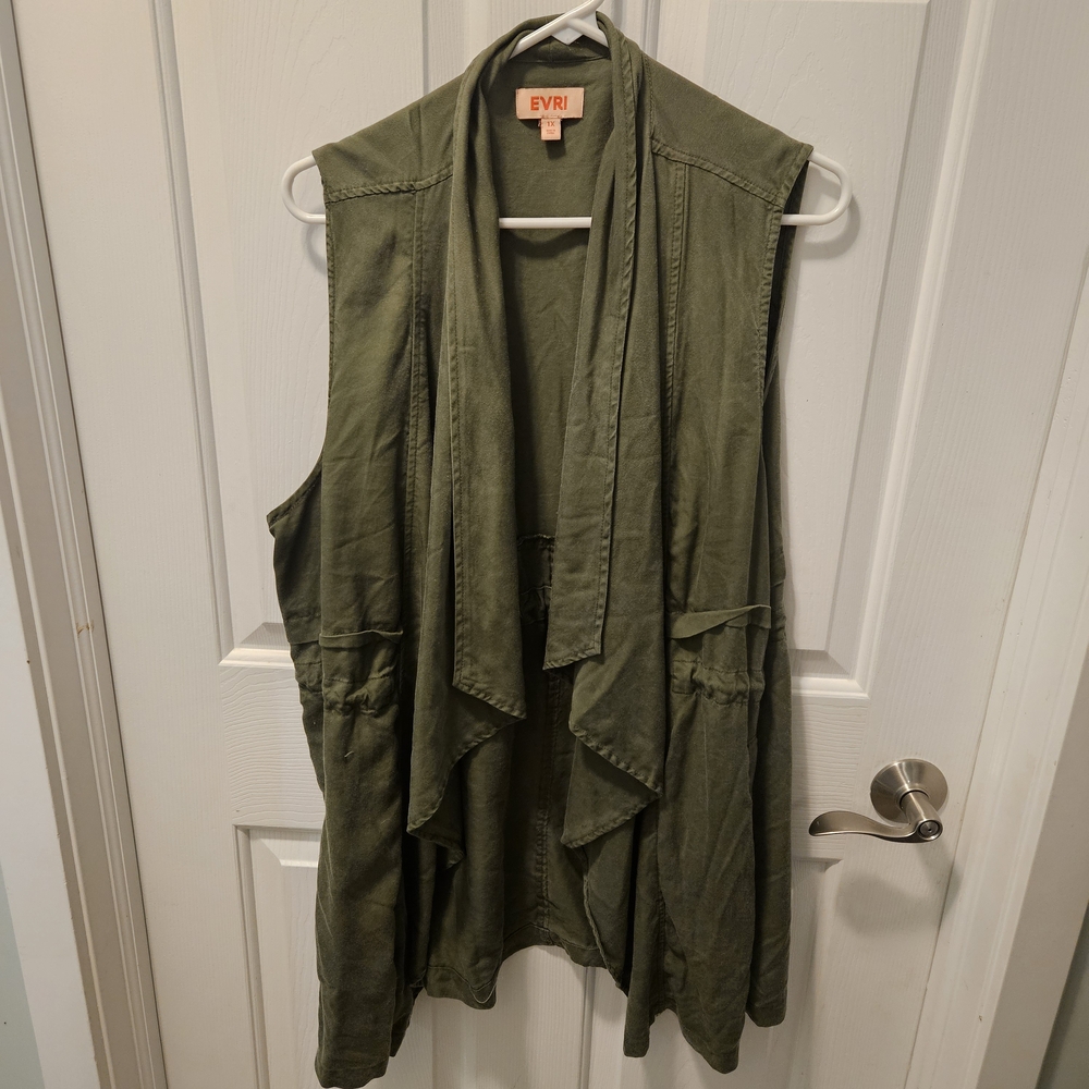 EVRI Women's Sleeveless Vest in Olive
